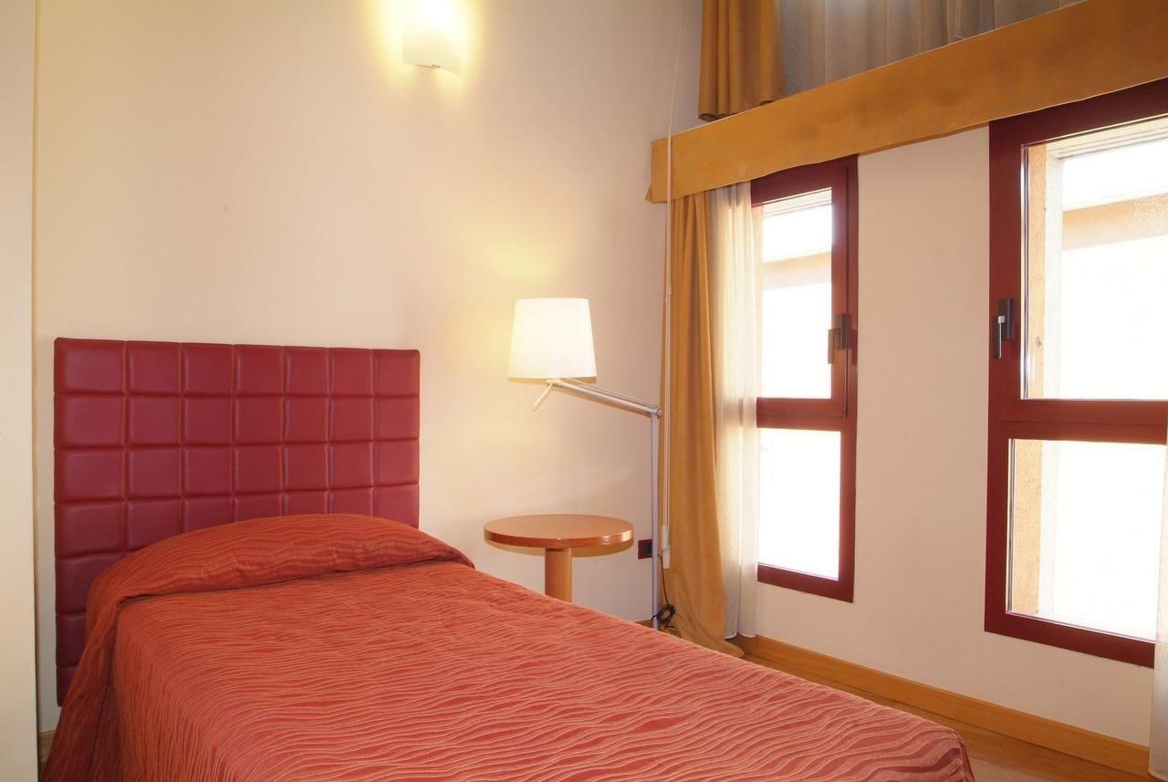 Hotel Maxim Болонья Экстерьер фото